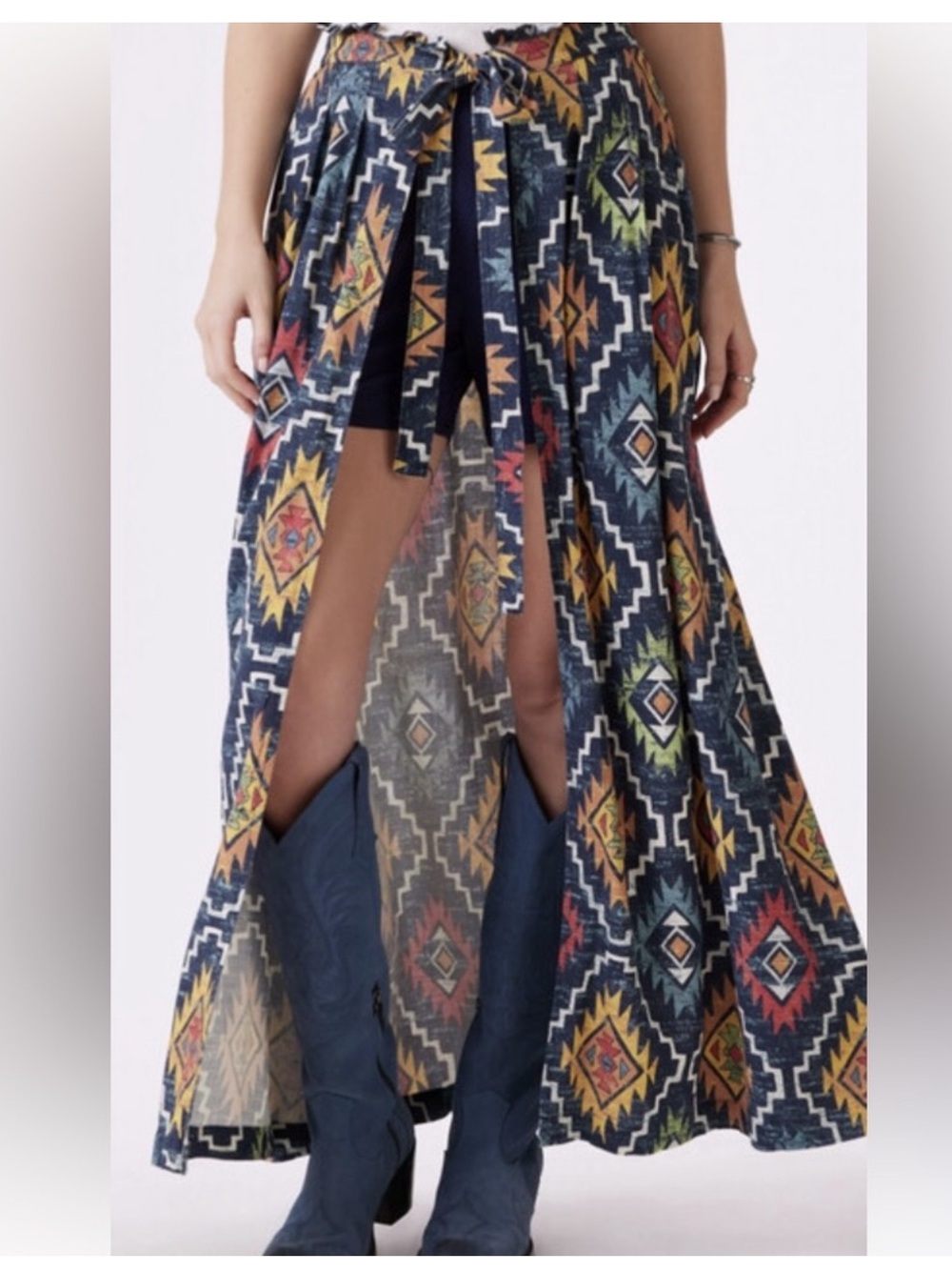 NWT Double D Ranch Pecos Blanket
Wrap Skirt - Picture 6 of 7